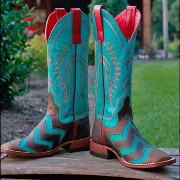 Macie Bean Boots - Picture 1 of 5